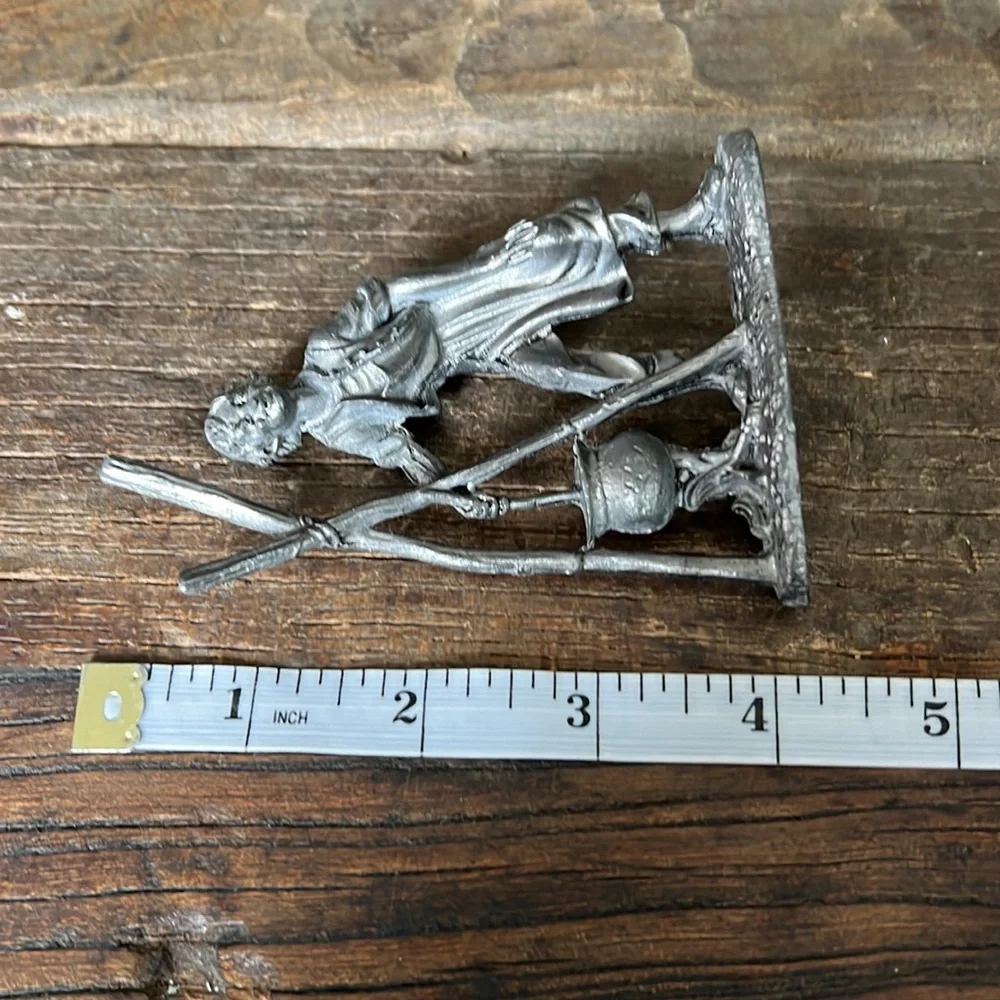 VINTAGE solid pewter fantasy figurine - 4” - Picture 8 of 9